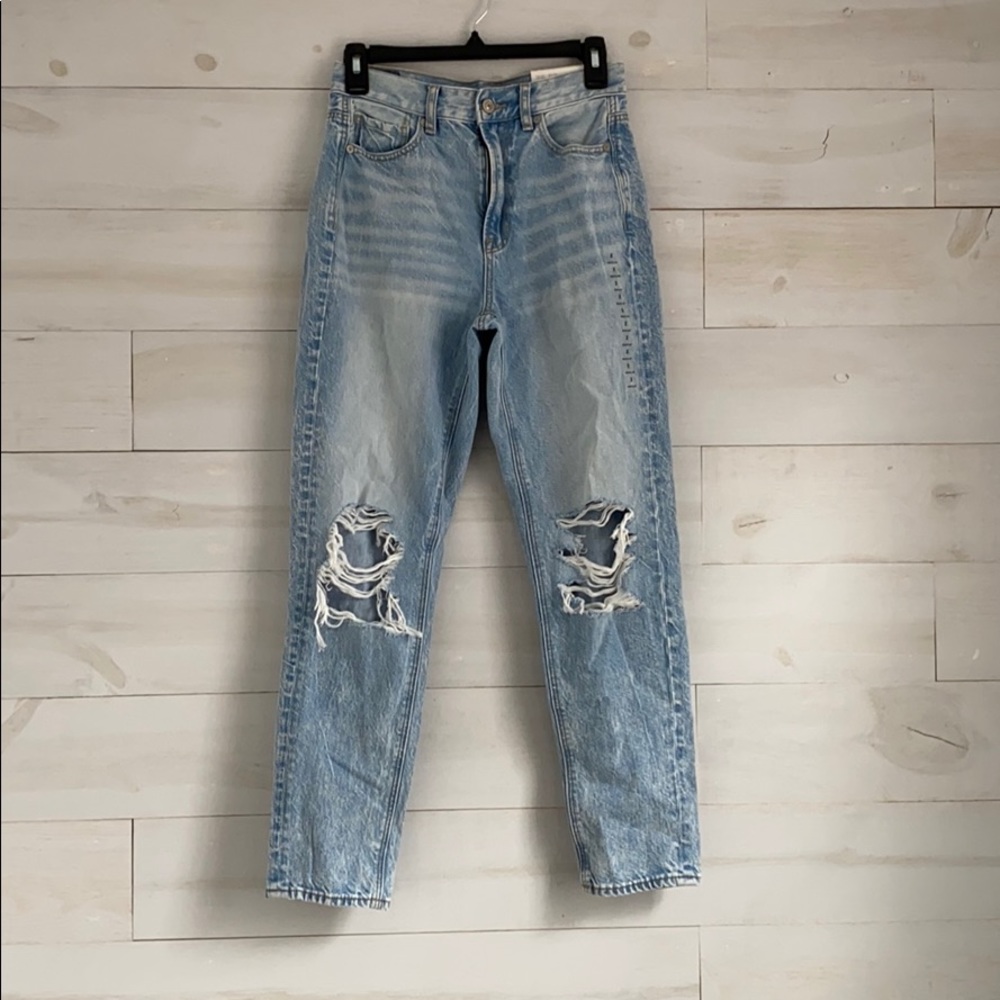 American Eagle Ripped Uber Cool Mom Jeans NWT